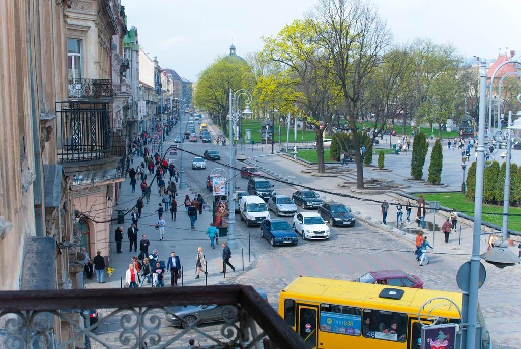 Квартира Подобово В Центрі На Вулиці Проспект Свободи 7 إلفيف المظهر الخارجي الصورة